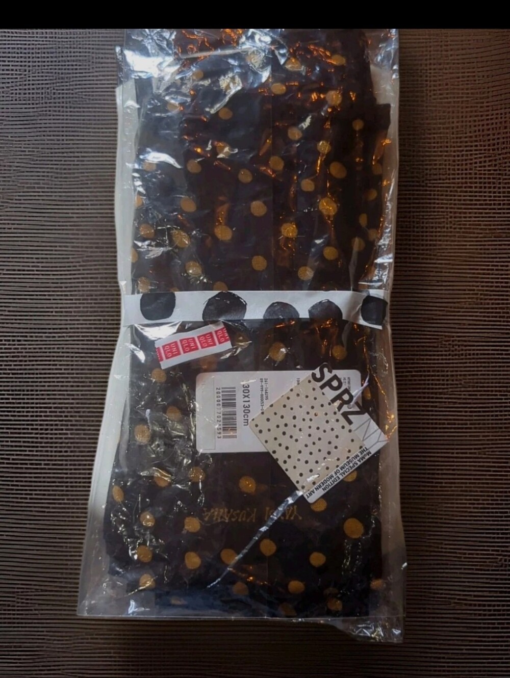 Yayoi Kusama MOMA x UNIQLO Dots Scarf SPRZ NY 2015, 50 x 50 inch